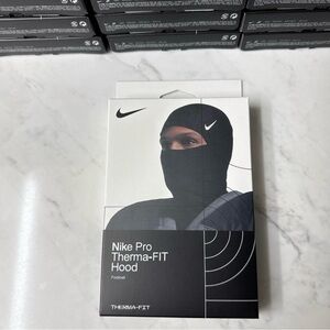 Nike Pro Black Therma-FIT Hood